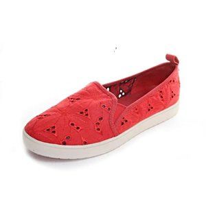 NWOB koolaburra by ugg amiah slip on ORTHOLITE COMFORT shoes eyelet cut out sz 8